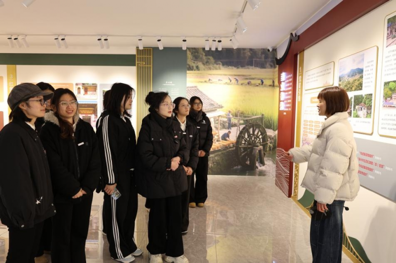 闽江学院 “红色根脉 薪火相传”实践队走进罗源百丈村