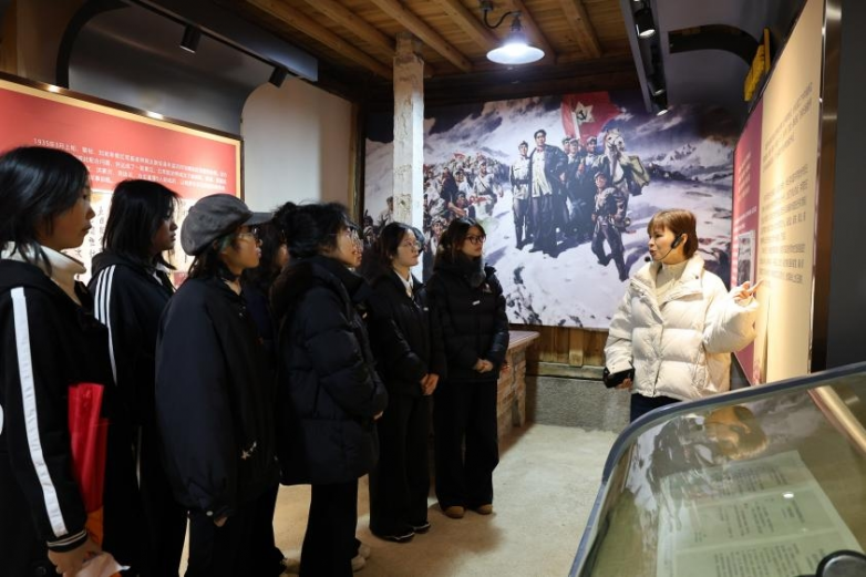 闽江学院 “红色根脉 薪火相传”实践队走进罗源百丈村