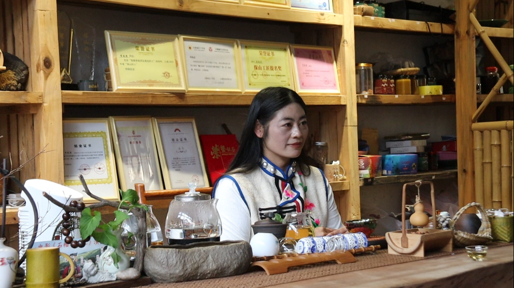 12-布朗服饰宣传片采访李枝清老师剪影