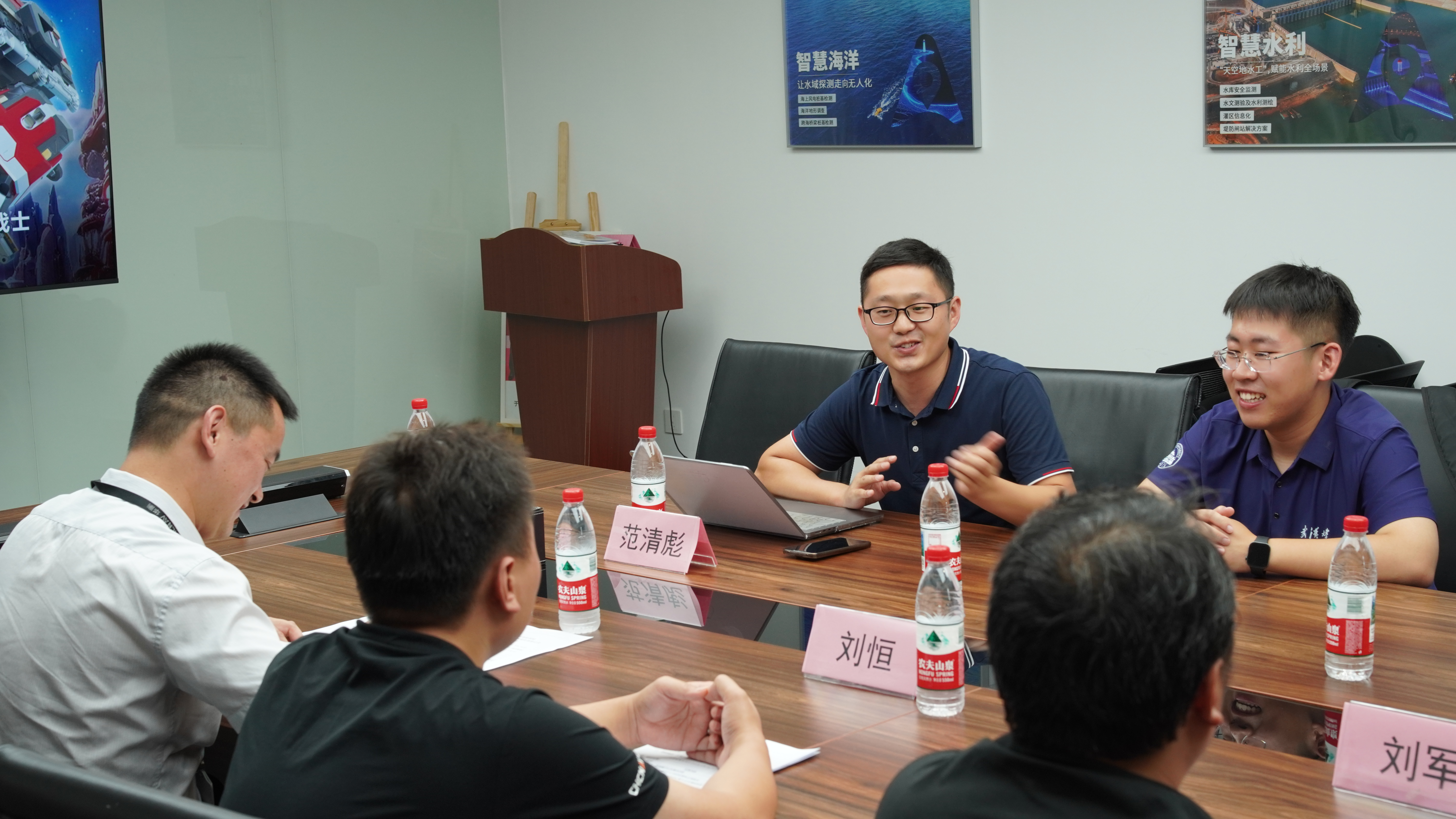 实践队范清彪老师介绍学院概况