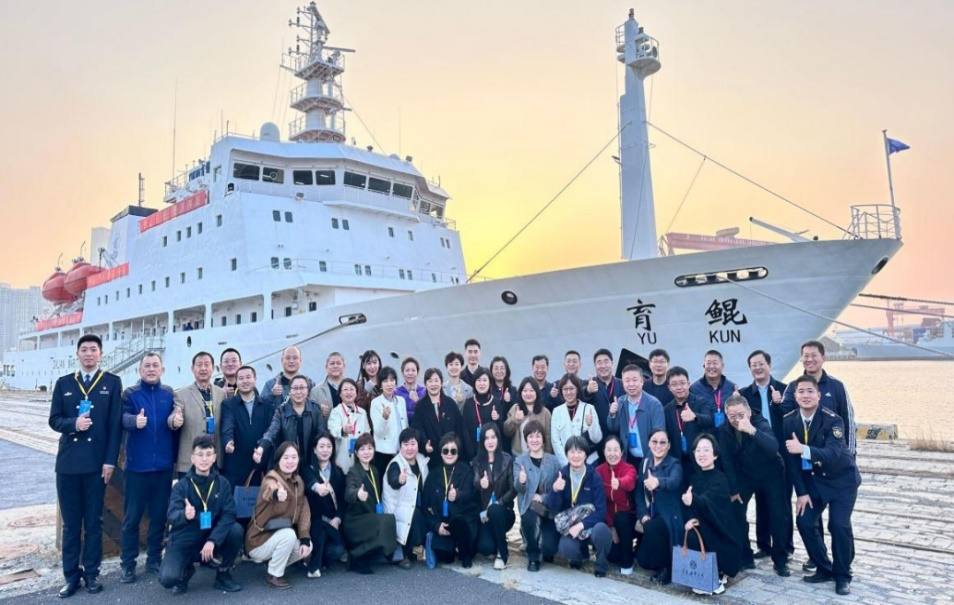 辽宁省高校统战干部专题研修班学员赴“育鲲”轮党外知识分子爱国主义教育基地开展实践教学 辽宁省高校统战干部专题研修班学员赴“育鲲”轮党外知识分子爱国主义教育基地开展实践教学