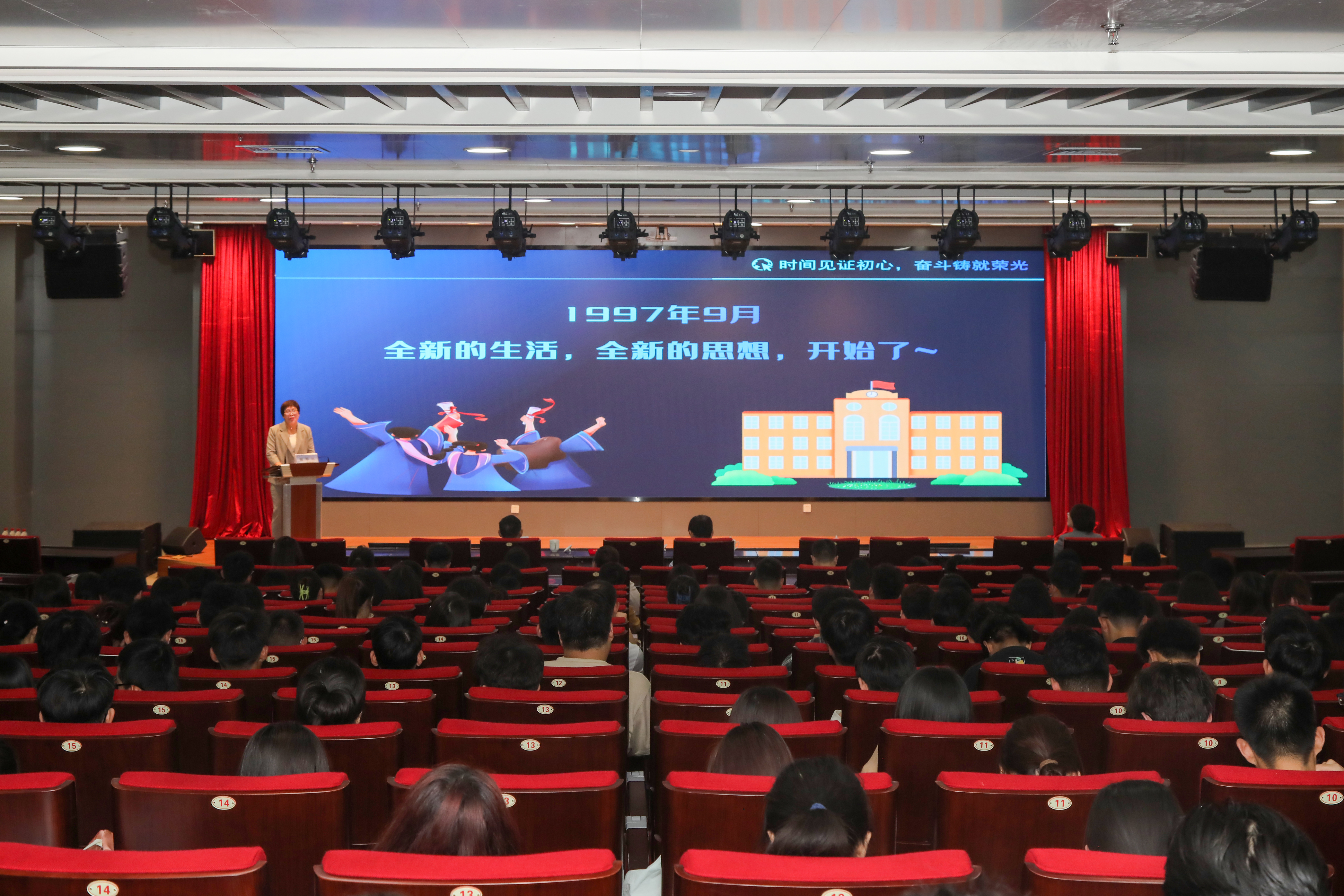 2024年5月邀请校友、全国五一劳动奖章获得者谢翠红与青年面